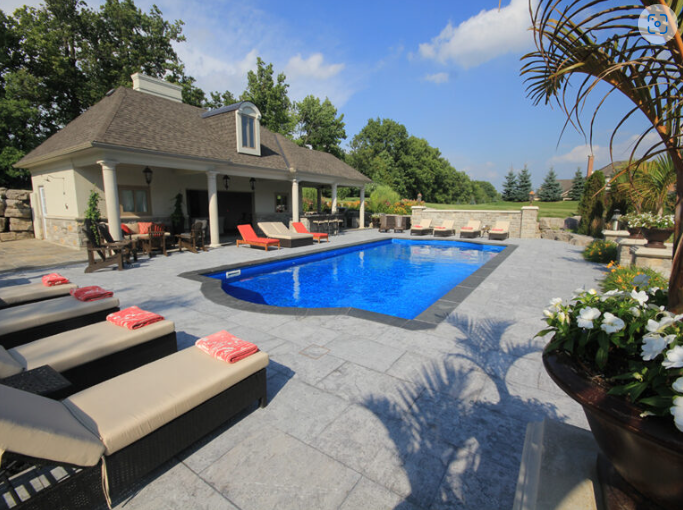 Banas Stones® Coping (Limestone Bullnosed) - Ontario