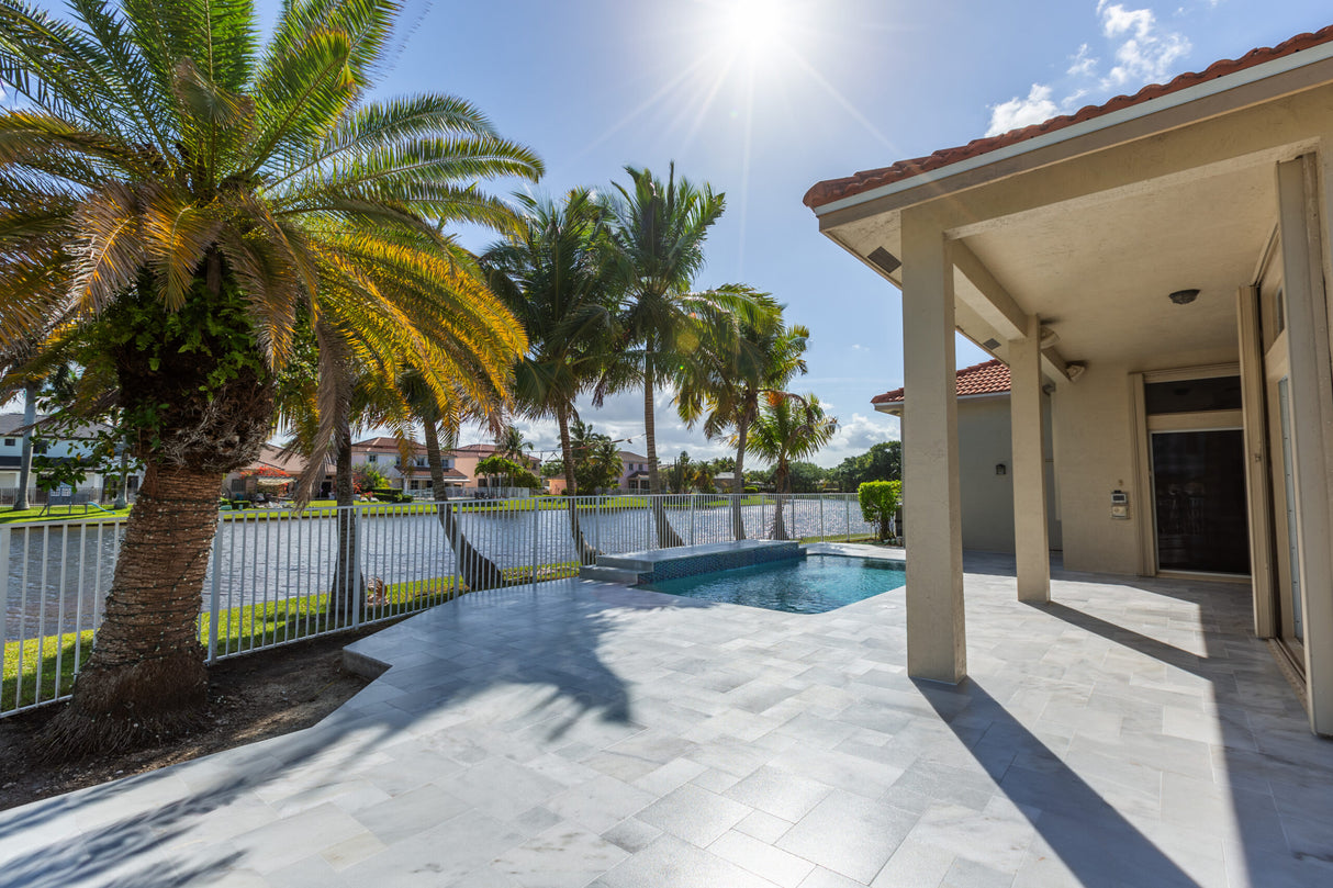 Pavers - 24" X 24" - Florida