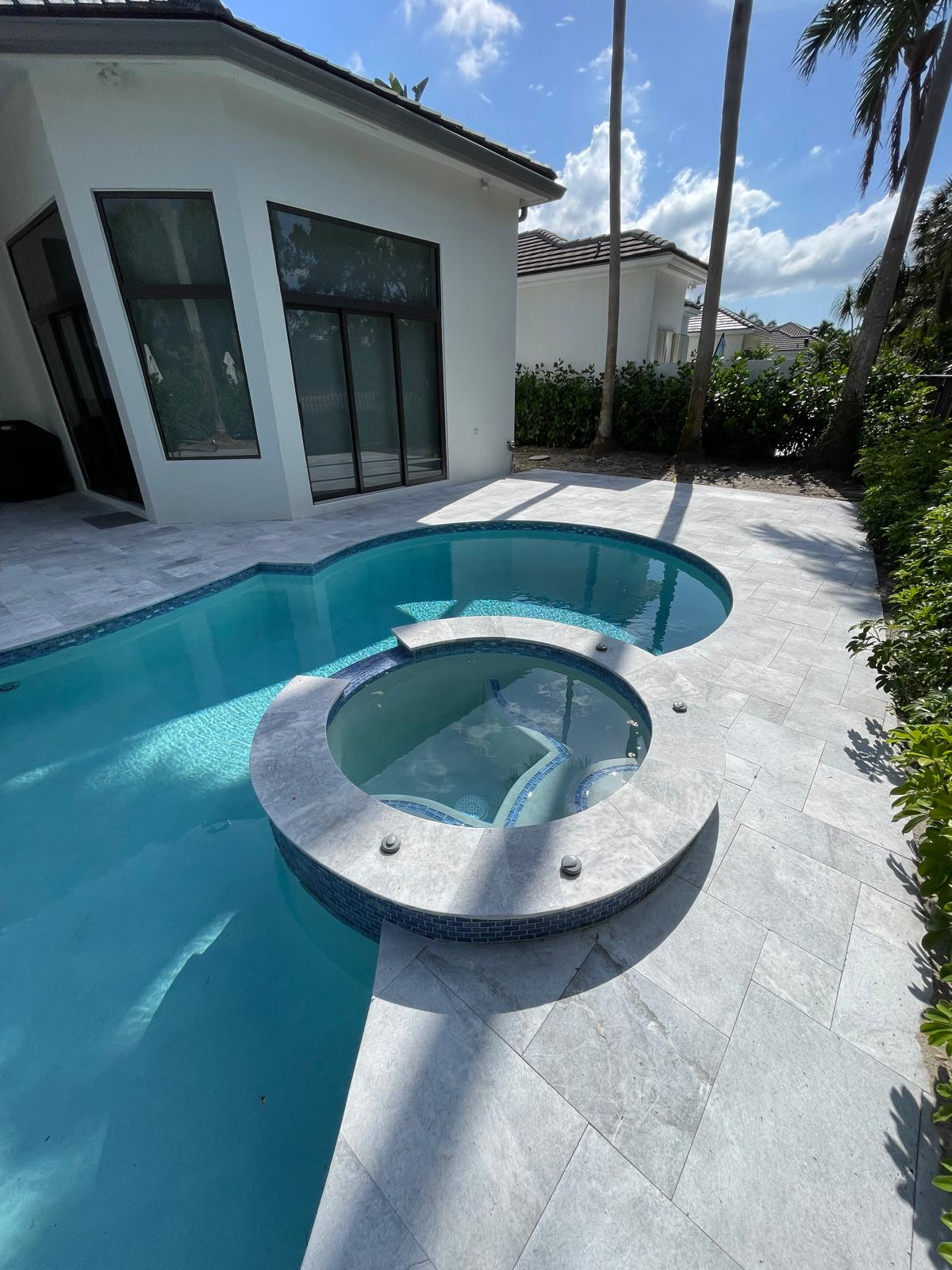 Bullnose Coping - 12" X 24" - Florida