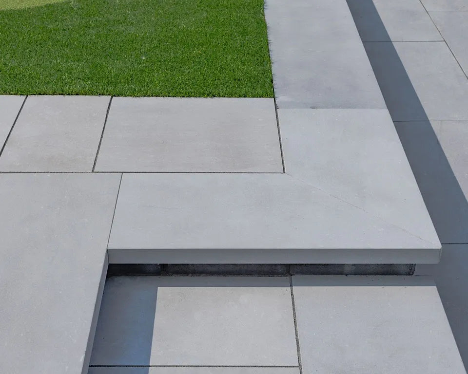 Banas Stones® 2" Thick Coping (Rock Faced) - 16" X 72" - Ontario