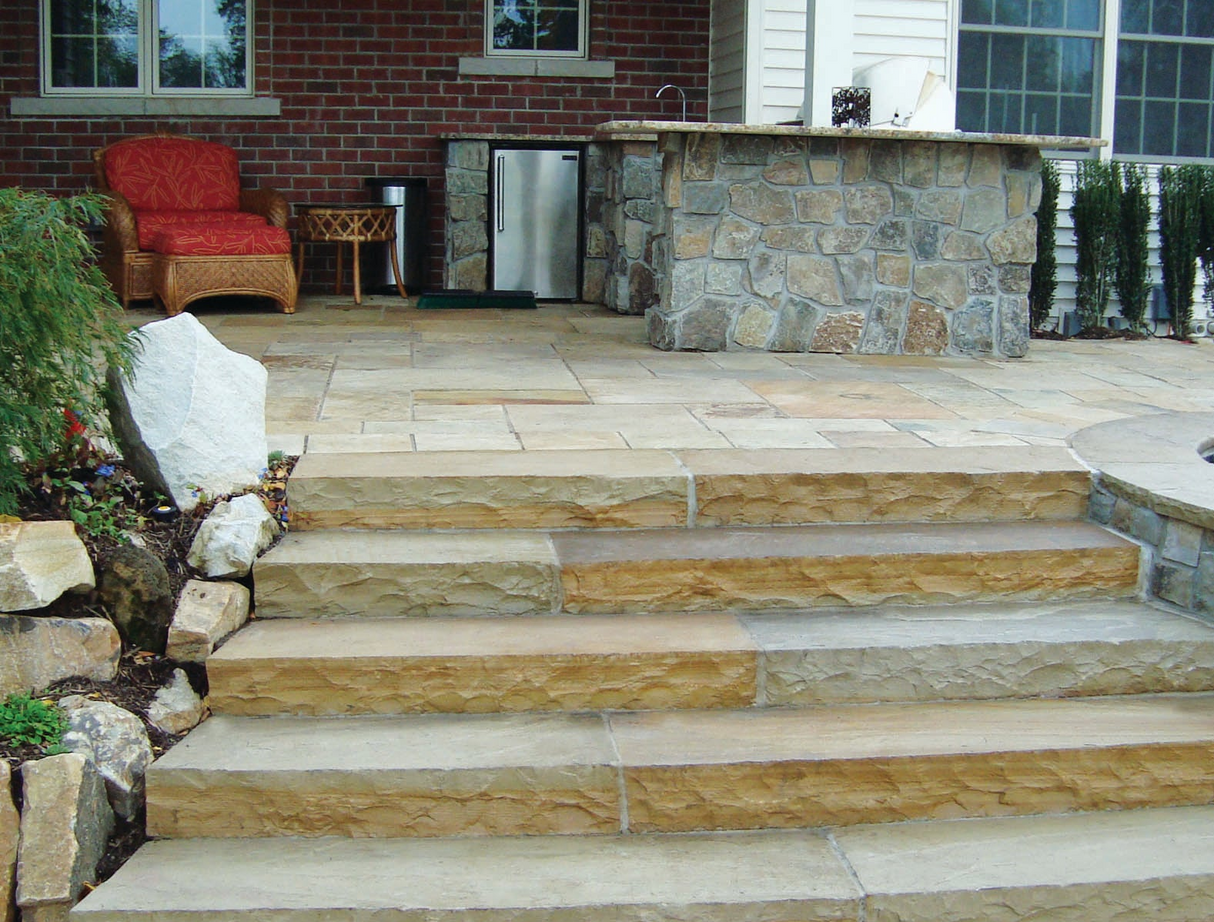 Banas Stones® 6" Thick Steps / Risers - 16" X 72" - Ontario