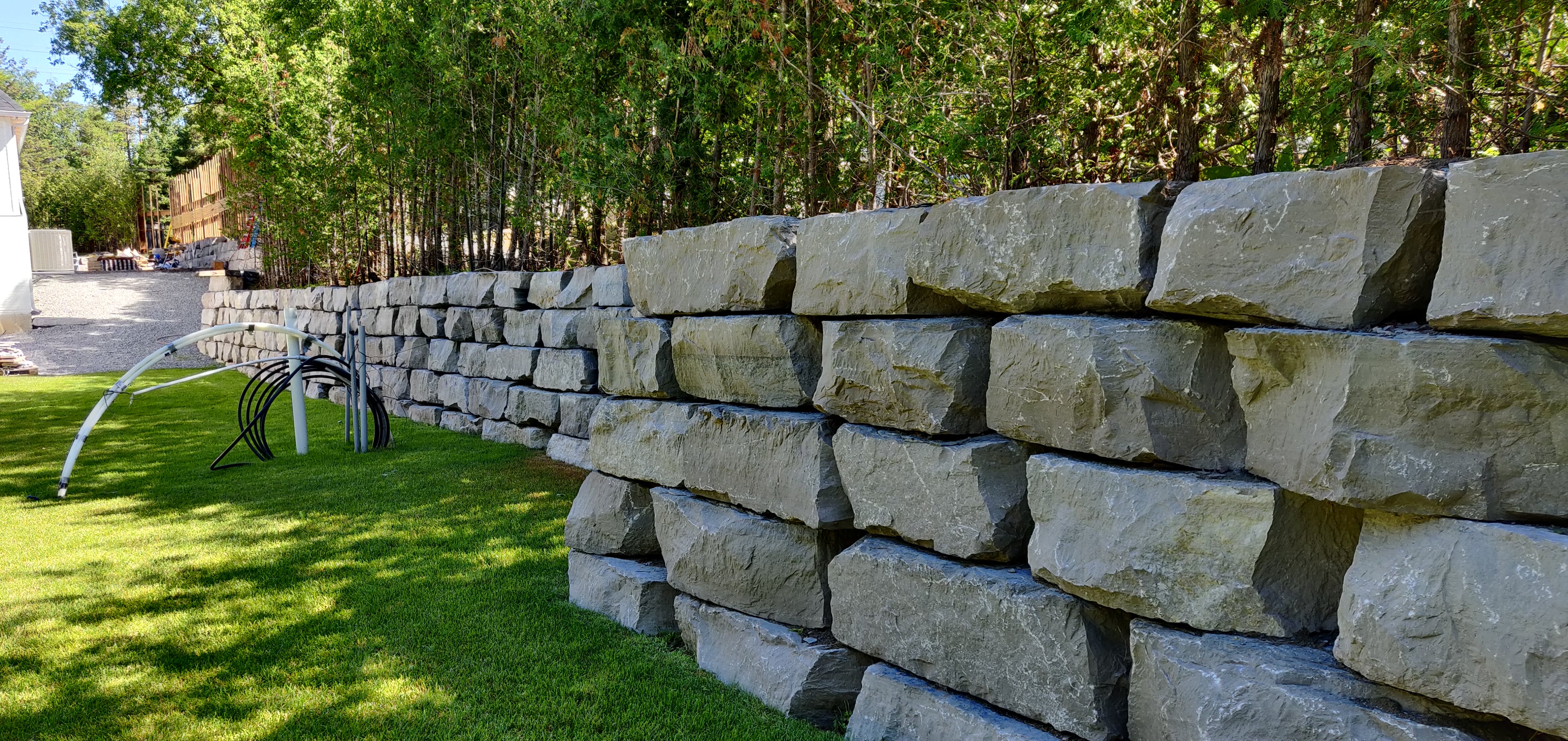 What sizes of Armour Stone are available?