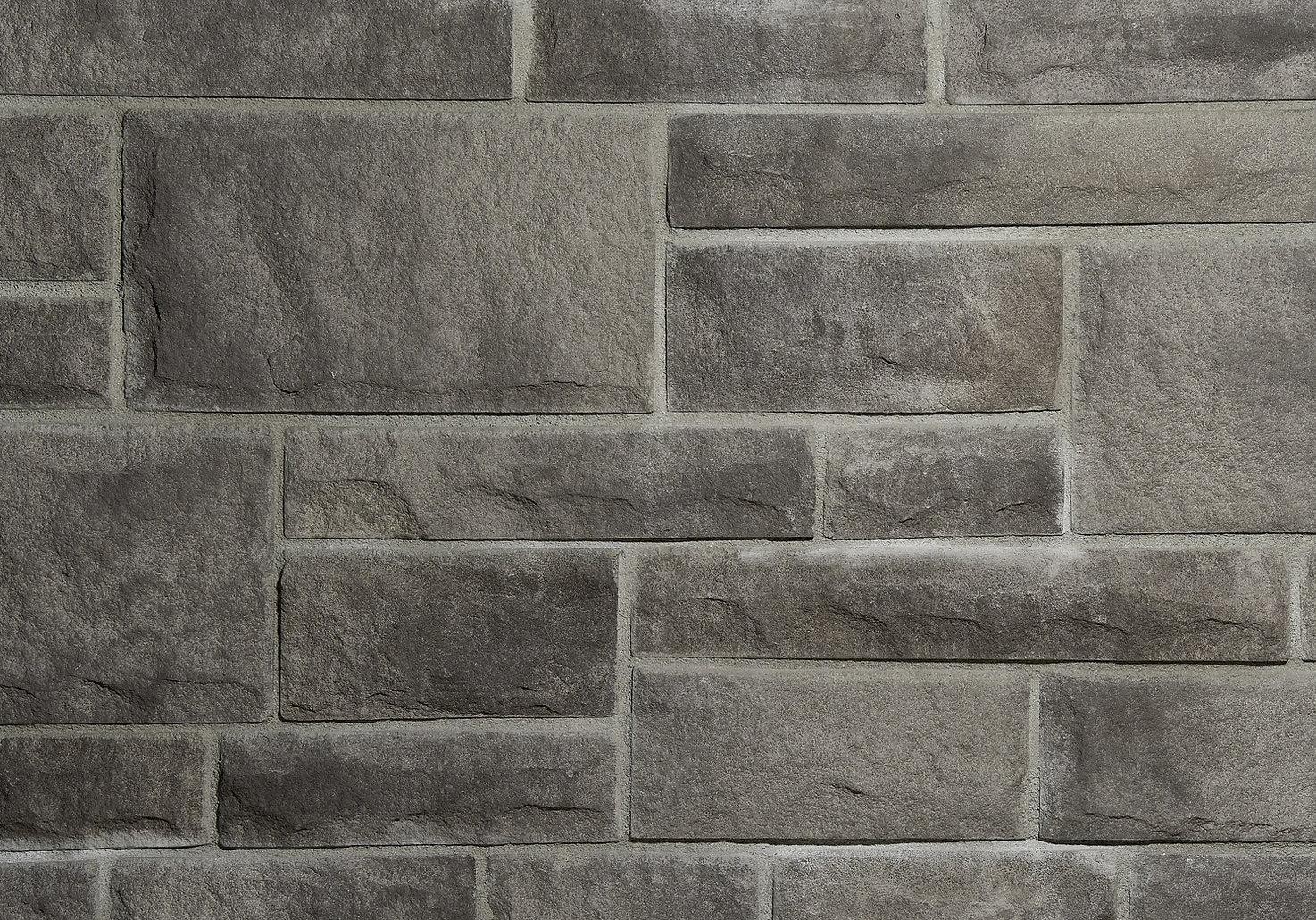 How is the stone veneer delivered for smaller orders?