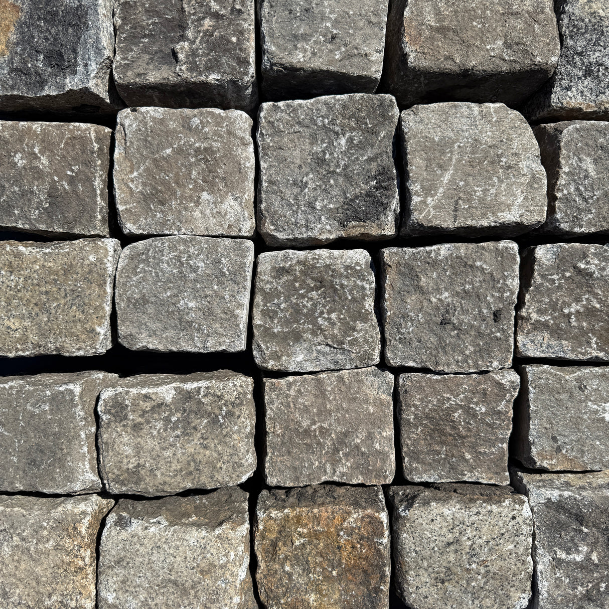 Reclaimed New York Granite Cobblestones - New York