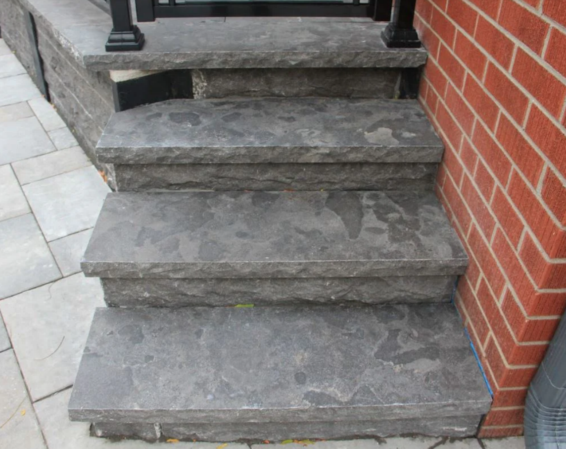 Banas® Coping - Stones (Limestone Rocked Edge) - Ontario